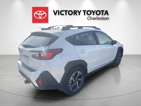 Used 2024 Subaru Crosstrek 2.0i Premium image 3