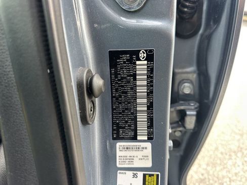 Used 2025 Toyota Corolla LE image 31