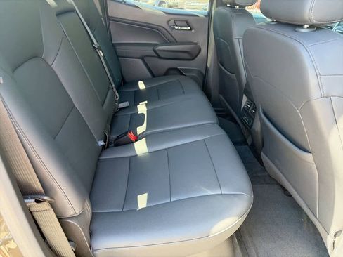 Used 2024 Chevrolet Colorado LT w/ LT Convenience Package III AWD/4WD image 13