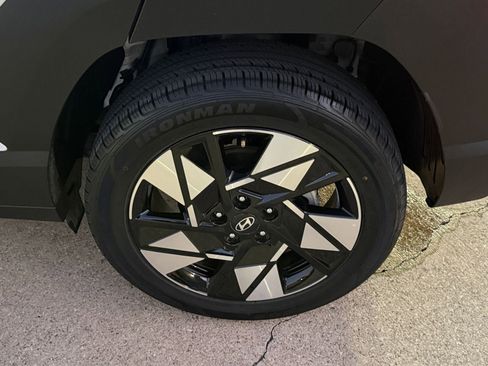 Used 2025 Hyundai Kona SEL image 30