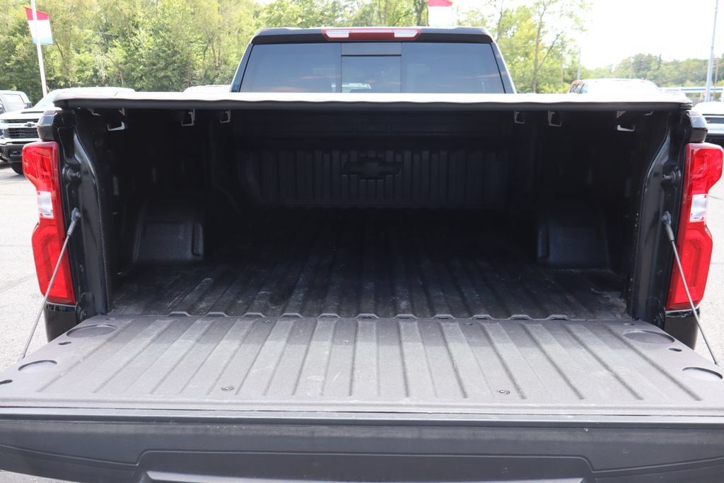Used 2025 Chevrolet Silverado 1500 LT Trail Boss w/ Convenience Package II AWD/4WD image 31