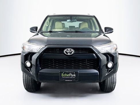 Used 2018 Toyota 4Runner SR5 Premium image 2