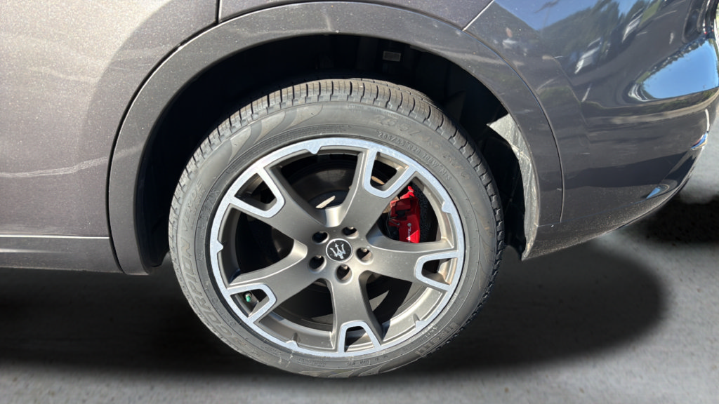Certified 2023 Maserati Levante GT AWD/4WD image 15