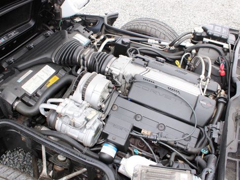 Used 1996 Chevrolet Corvette Coupe RWD image 21