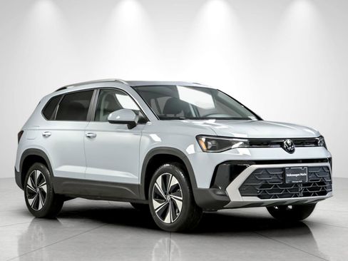 New 2026 Volkswagen Taos SE AWD/4WD image 7
