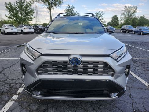 Used 2020 Toyota RAV4 XSE w/ XSE Grade Weather Package AWD/4WD image 16