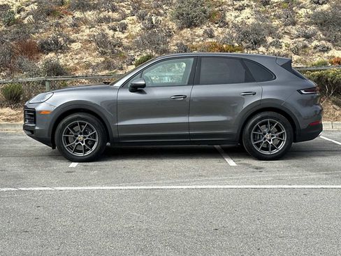 Certified 2024 Porsche Cayenne image 2