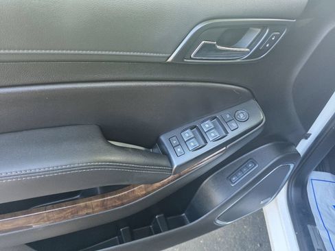 Used 2019 Chevrolet Suburban LT AWD/4WD image 31