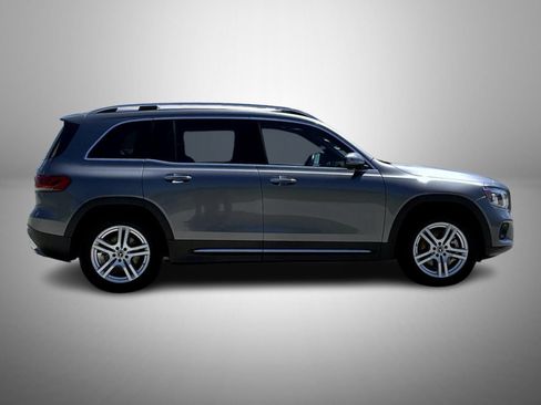 Used 2021 Mercedes-Benz GLB 250 4MATIC image 4