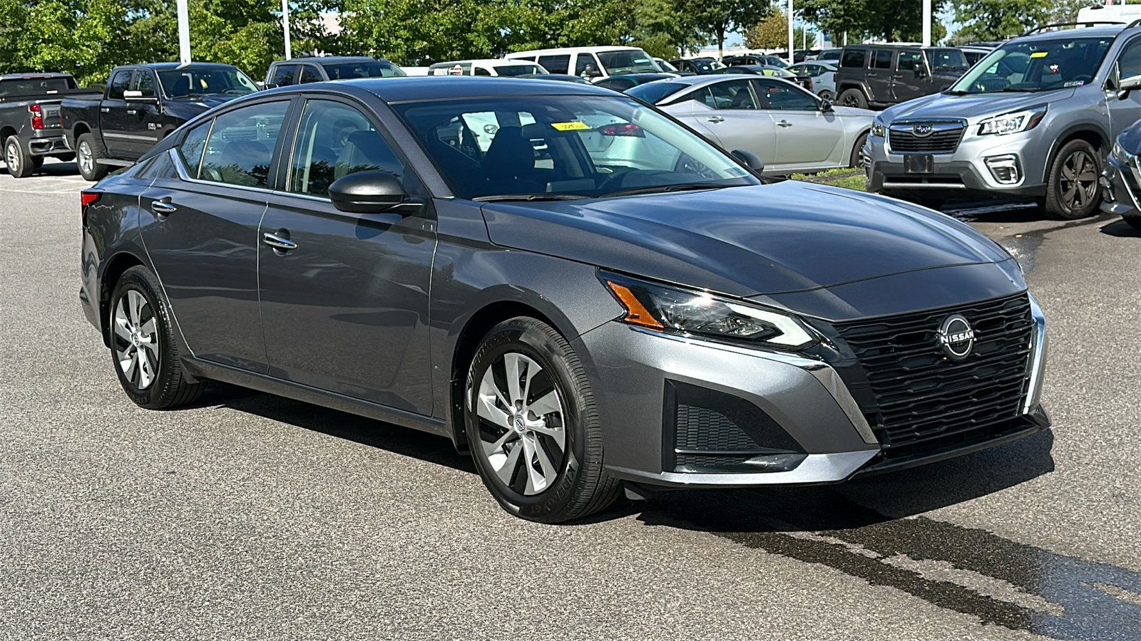 Certified 2025 Nissan Altima 2.5 S FWD image 2