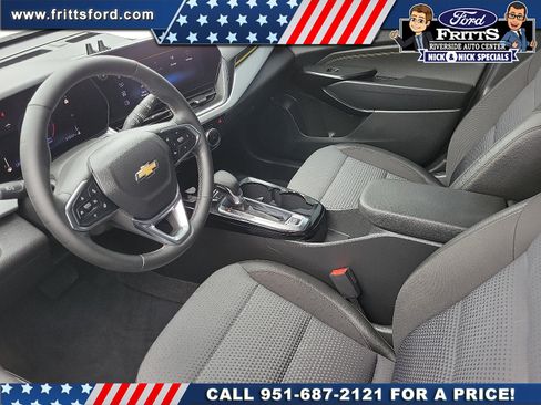 Used 2024 Chevrolet Trax LT w/ Driver Confidence Package FWD image 4
