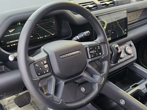 Certified 2025 Land Rover Defender 90 S image 20