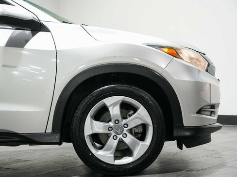 Used 2016 Honda HR-V LX image 9