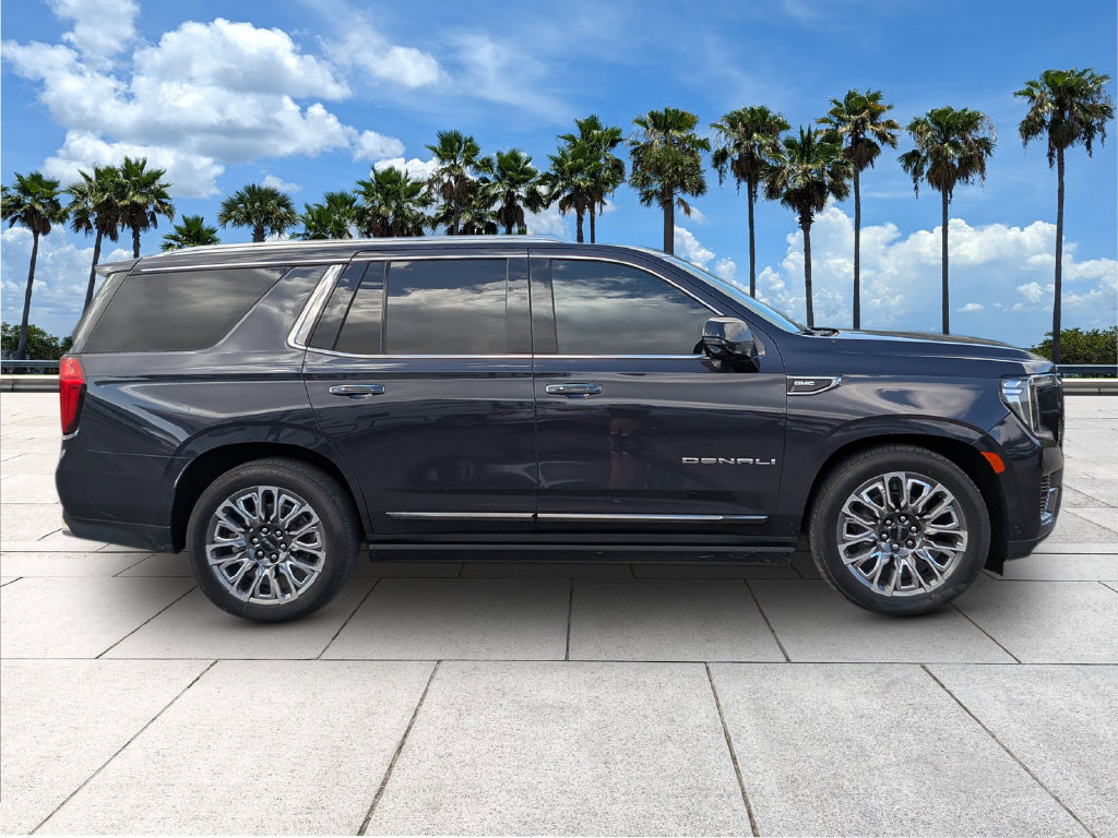 Used 2024 GMC Yukon Denali Ultimate AWD/4WD image 8