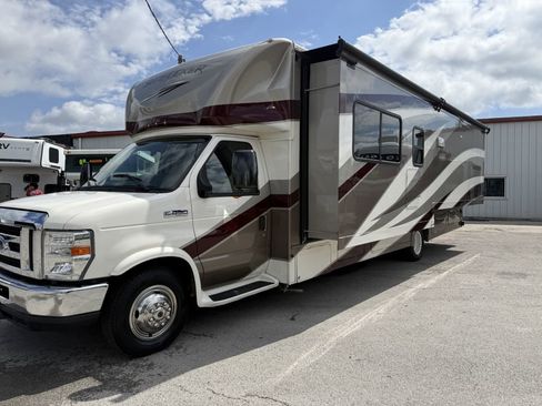 Used 2019 Ford E-450 and Econoline 450 Super Duty w/ Motorhome Prep Package RWD image 6