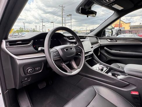 New 2026 Jeep Grand Cherokee L Limited AWD/4WD image 12