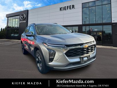 Used 2025 Chevrolet Trax LT