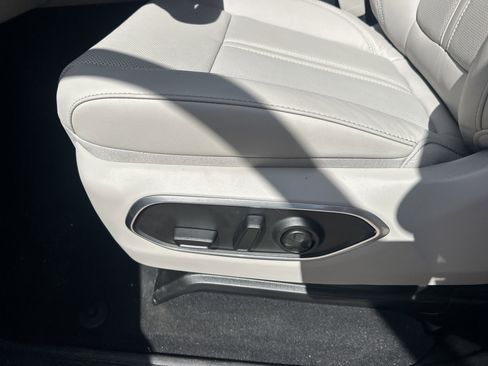 New 2026 Jeep Grand Wagoneer Limited AWD/4WD image 17