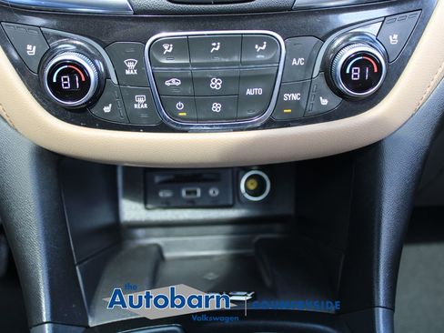 Used 2022 Chevrolet Equinox Premier AWD/4WD image 18