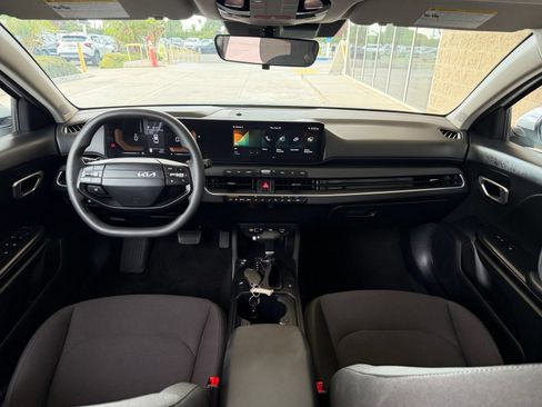 Used 2026 Kia K4 FWD image 32