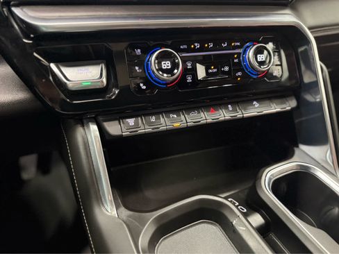 Used 2024 GMC Sierra 3500 Denali Ultimate image 31