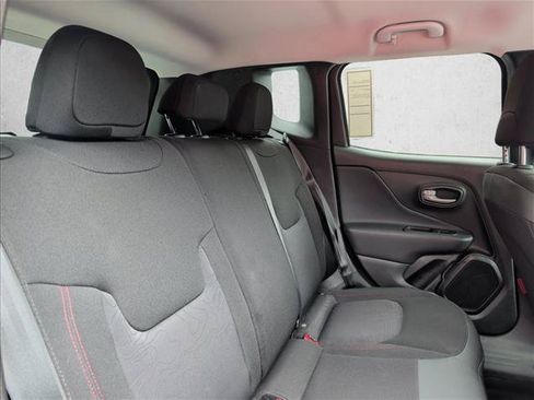 Used 2023 Jeep Renegade Trailhawk AWD/4WD image 25