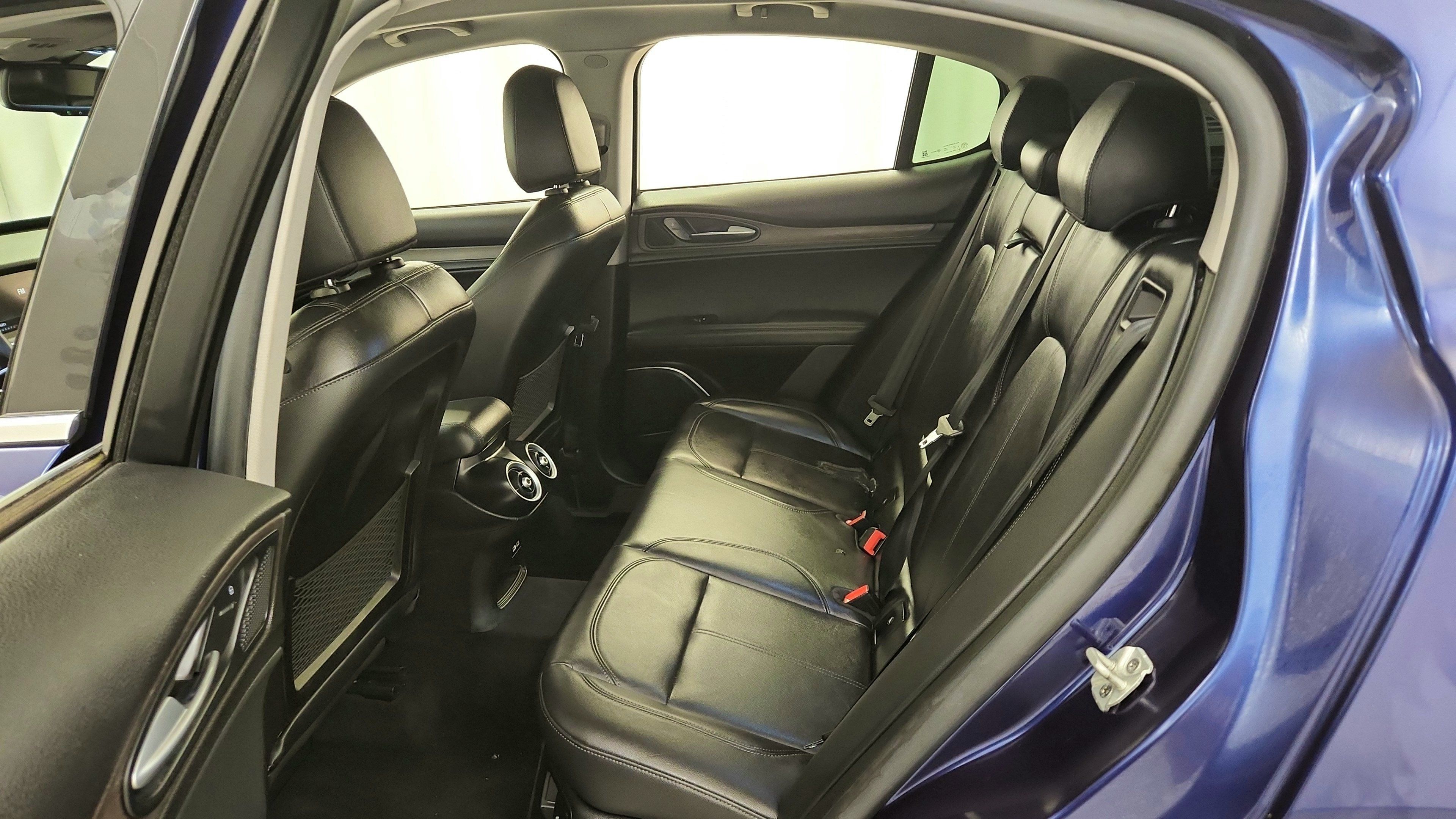 Used 2018 Alfa Romeo Stelvio Ti AWD/4WD image 27