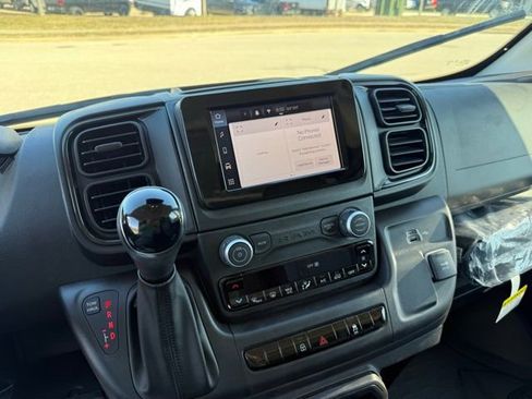 Used 2025 RAM ProMaster 2500 w/ Convenience Group image 26