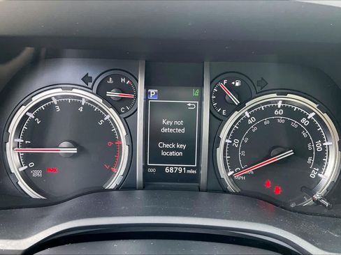 Used 2024 Toyota 4Runner TRD Sport AWD/4WD image 24