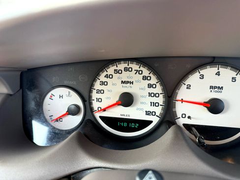 Used 2005 Dodge Neon SXT image 34