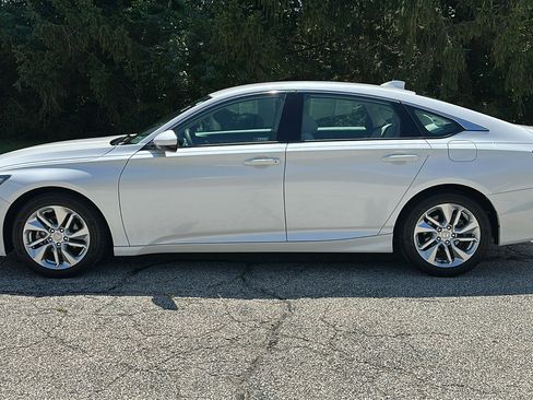 Used 2018 Honda Accord LX image 25