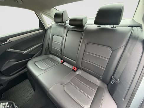 Used 2021 Volkswagen Passat 2.0T SE w/ Luggage Net & Mats Package FWD image 14