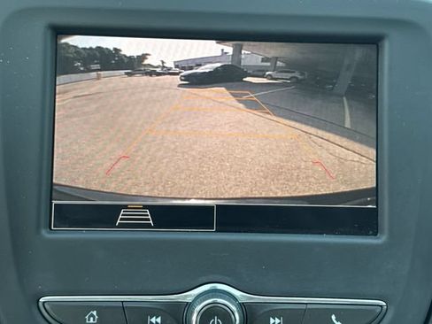 Used 2023 Chevrolet Equinox LS FWD image 14