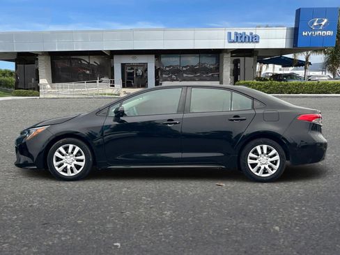 Used 2023 Toyota Corolla LE image 5