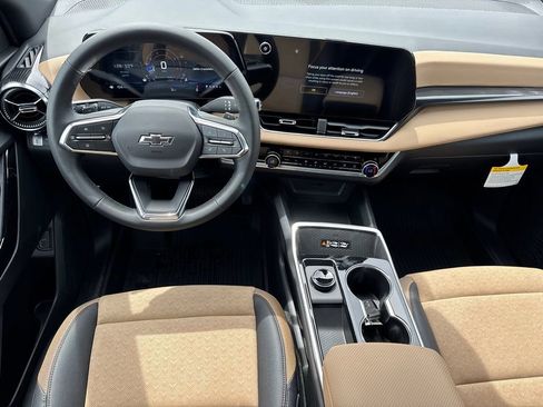 New 2026 Chevrolet Equinox ACTIV w/ Convenience Package III FWD image 24