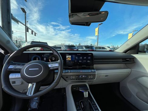 Used 2025 Hyundai Kona SEL image 34