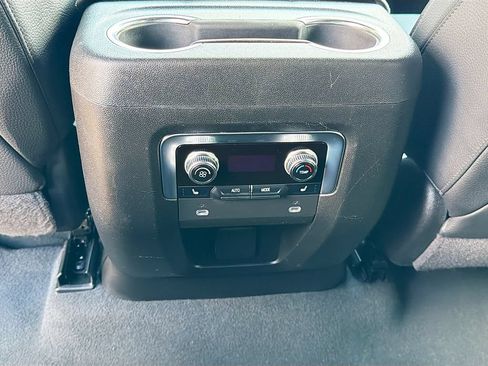 Used 2023 GMC Yukon Denali AWD/4WD image 22