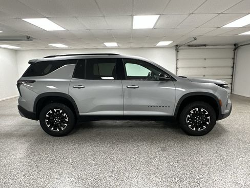 Used 2024 Chevrolet Traverse Z71 AWD/4WD image 9