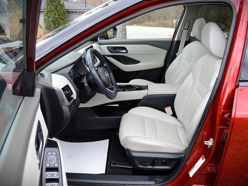 Used 2023 Nissan Rogue SL image 13