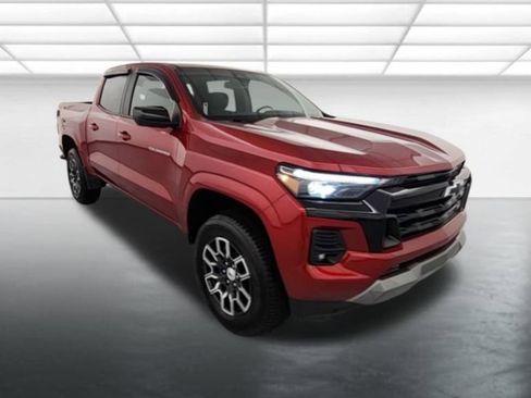 Used 2023 Chevrolet Colorado Z71 w/ Z71 Convenience Package 2 AWD/4WD image 2