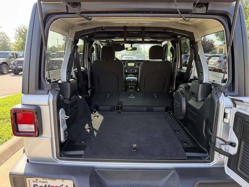 Used 2023 Jeep Wrangler Unlimited Sport AWD/4WD image 33