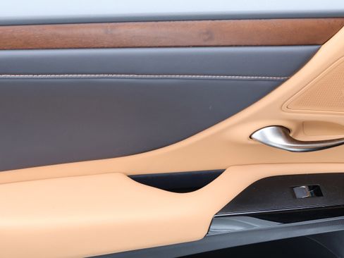 Used 2024 Lexus ES 350 w/ Premium Package image 33