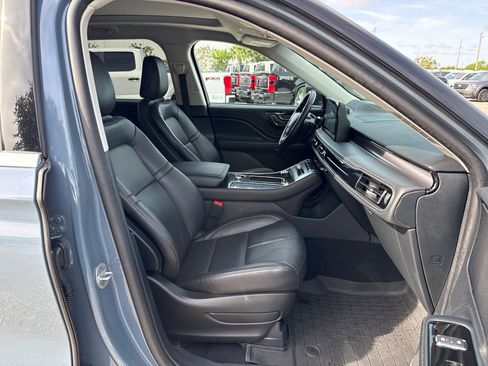 Used 2025 Lincoln Aviator 2WD image 27