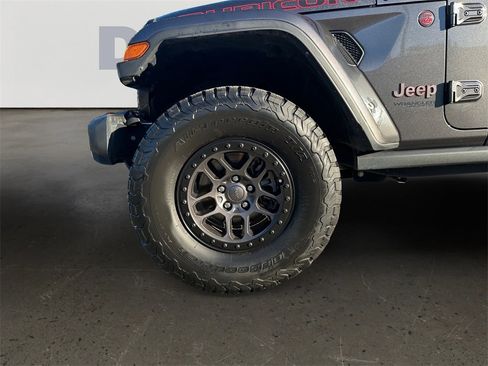 Used 2022 Jeep Wrangler Unlimited Rubicon w/ Xtreme Recon 35" Tire Package image 10