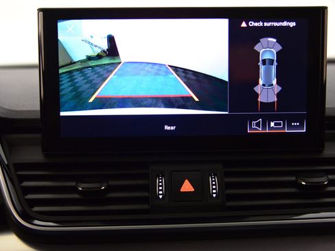 Certified 2025 Audi Q5 2.0T Premium image 32