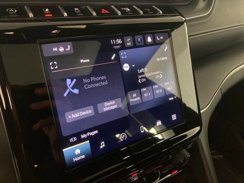 Used 2024 Jeep Grand Cherokee Altitude image 3