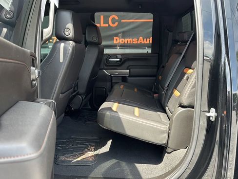 Used 2022 GMC Sierra 2500 AT4 w/ AT4 Premium Plus Package AWD/4WD image 18