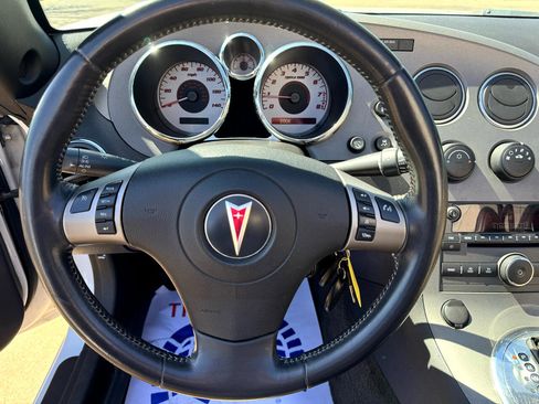 Used 2009 Pontiac Solstice Convertible w/ Premium Package image 15