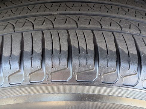 Used 2023 Land Rover Defender 90 S image 11