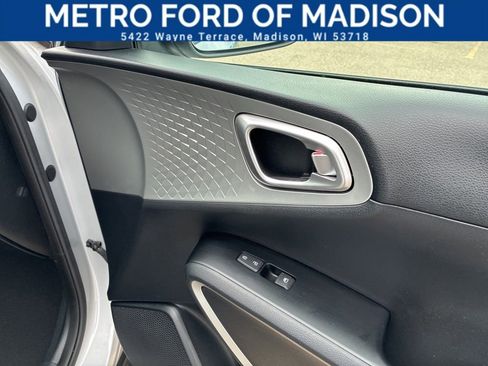 Used 2021 Kia Soul LX image 39